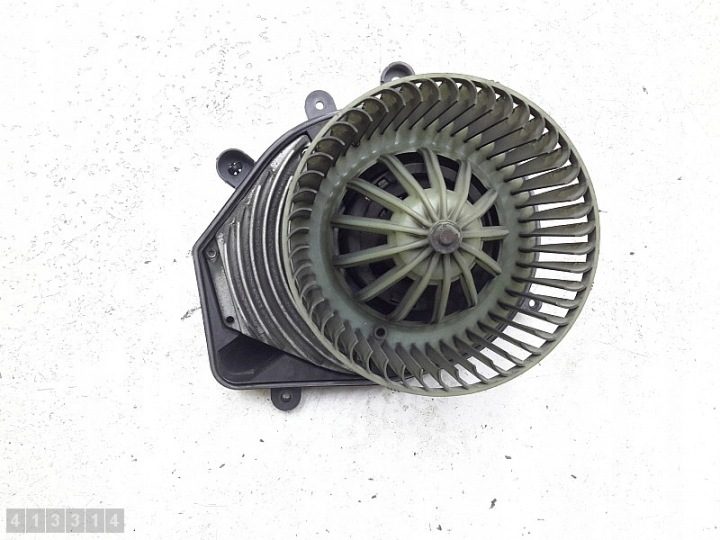1996 Audi A4 Вентилятор моторчика вентилятора печки 8D1820021, фото 3