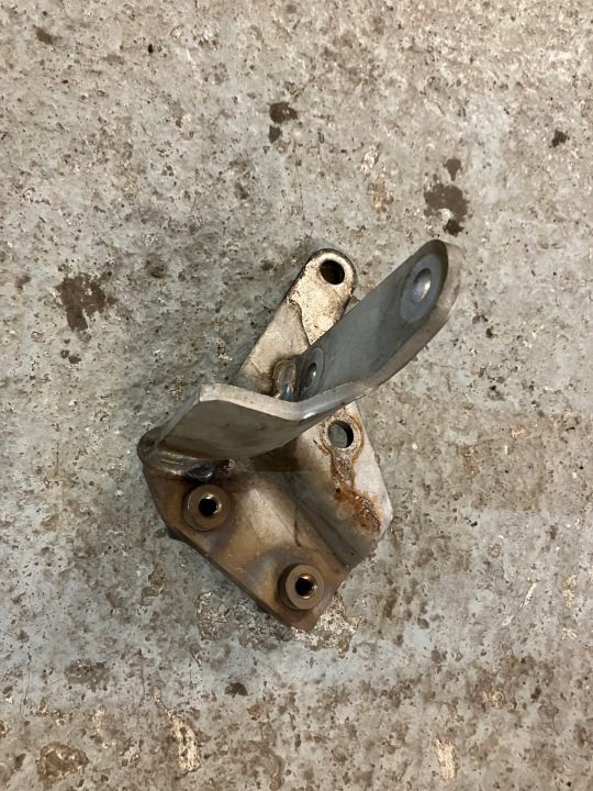 Кронштейн фильтра DPF 1.6 TDI Seat Leon 3 III 04L131561J, фото 1