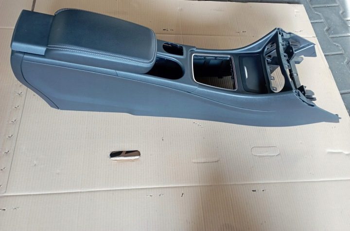 MERCEDES W204 РЕСТАЙЛИНГ ЦЕНТРАЛЬНЫЙ ТОННЕЛЬ EU ПЕПЕЛЬНИЦА, фото 6