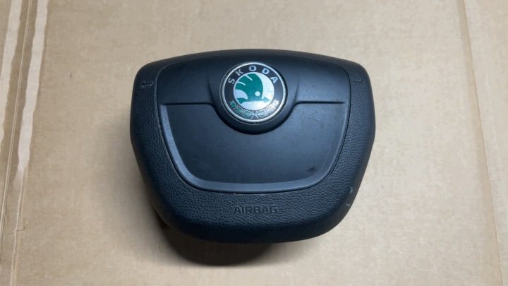 ПОДУШКА БЕЗОПАСНОСТИ AIRBAG ВОДИТЕЛЯ SKODA FABIA OCTAVIA II 5J0880201L, фото 1