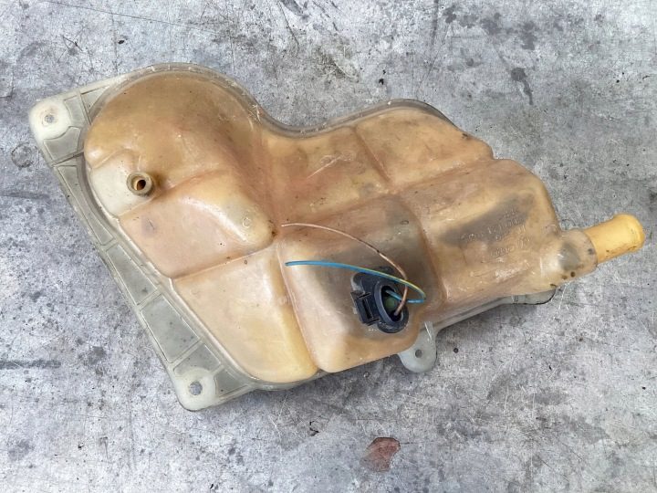 Бачок тормозной жидкости Volkswagen PASSAT B5 8DO121403, фото 2
