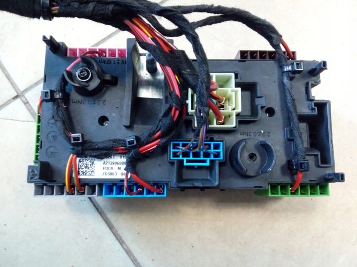 Блок предохранителей Mercedes E-класс W213 2139068801 ориг.*, фото 3