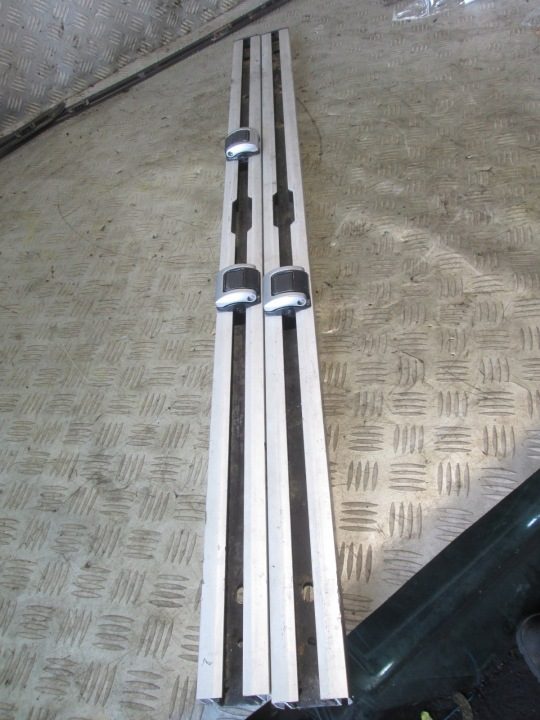 НАПРАВЛЯЮЩАЯ БАГАЖНИКА МОЛДИНГА КРЕПЕЖНАЯ 4F9863556A 4F9863555A AUDI A6 C6 УНИВЕРСАЛ, фото 1