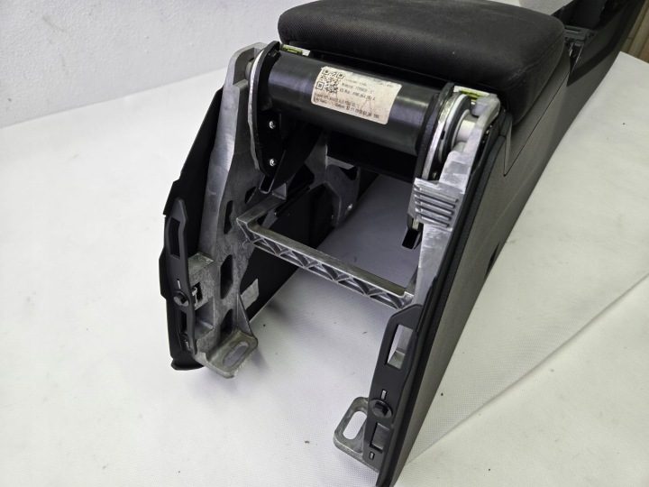 Audi A4 B9 центральный тоннель подлокотник европа 8W0864283A, фото 8
