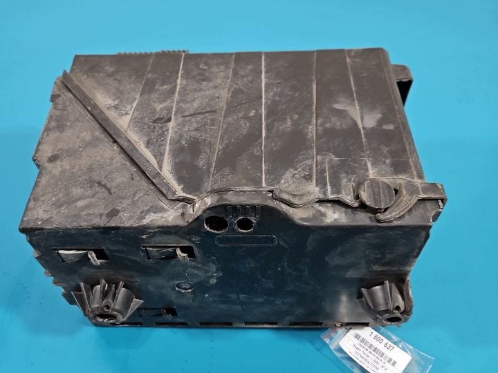 Кожух аккумулятора основание Peugeot Partner II 1.6 HDI 9663615380, фото 1