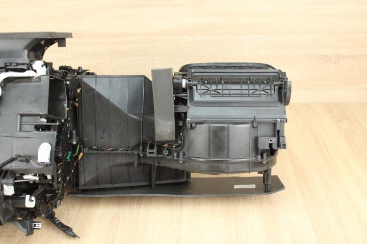 ОРИГИНАЛЬНЫЙ ОТОПИТЕЛЬ ВЕНТИЛЯТОР AUDI A6 C7 4G1820005J 70 л.с., фото 3