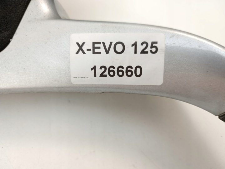 PIAGGIO X-EVO 125 КРОНШТЕЙН СПИНКА ПАССАЖИРА, фото 8
