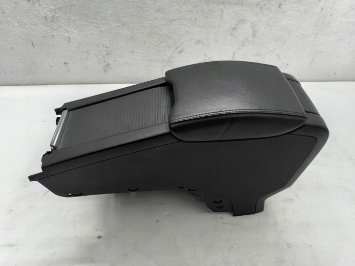 Подлокотник центральный тоннель Volvo XC60 I 08-13 39819464, фото 1