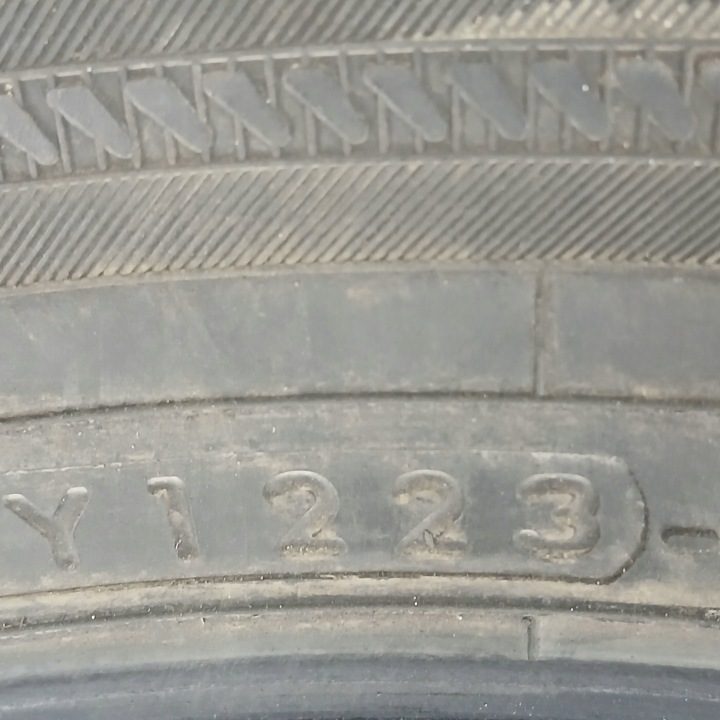 Шина зимняя Yokohama BluEarth*Winter V906 ВНЕДОРОЖНИК 205/55R16 91 H сцепление на снегу (3PMSF), фото 4