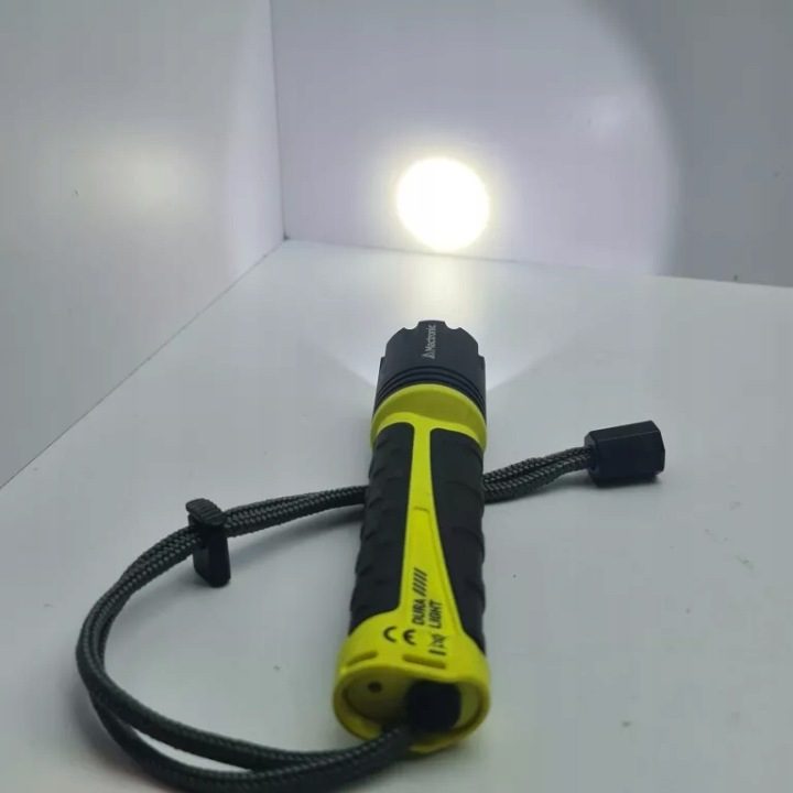 Фонарик Mactronic Dura Light 920 lm LED желтый аккумуляторный, фото 2
