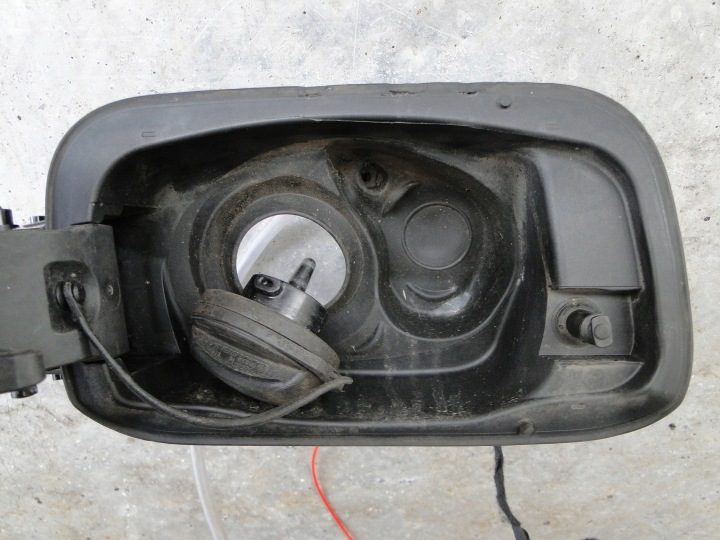 Лючок горловины бензобака Audi Q3 83A 83F Sportback LY3U 83F809906, фото 4