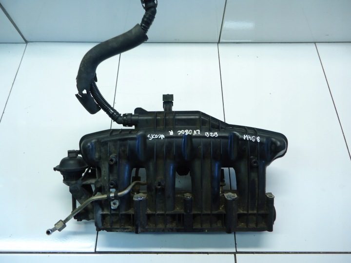 VW Seat Skoda Audi 1.8TSI впускной коллектор 06J133185T 06J133201N, фото 1