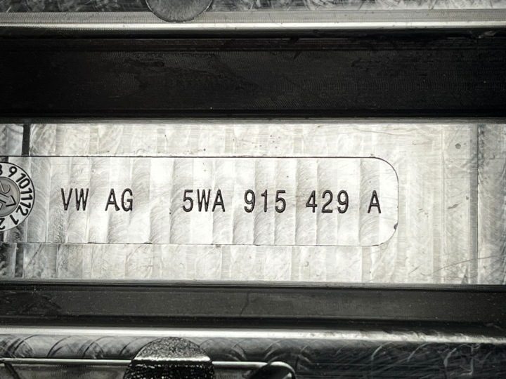 Skoda Octavia IV рестайлинг кожух аккумулятора 5WA915429A, фото 4