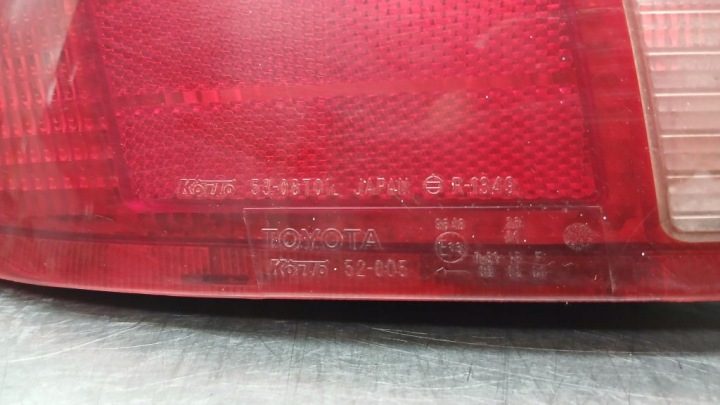 Фонарь левый задний Toyota Yaris I 1.0B, фото 3