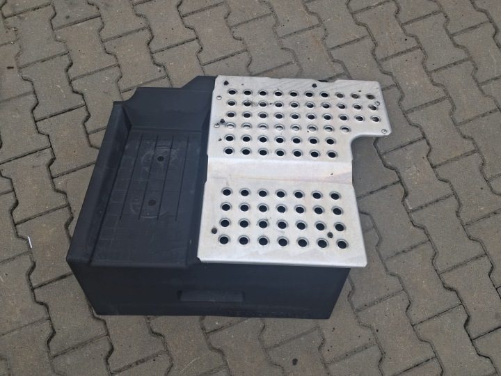 Крышка аккумулятора Renault Range Gama T, фото 1