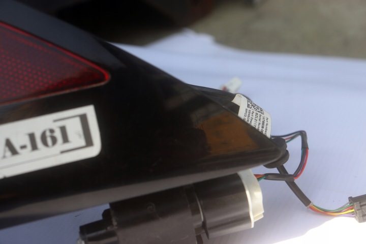 ЛЮЧОК ЗАГЛУШКА ПОРТА ГНЕЗДА ЗАРЯДКИ TESLA MODEL 3 III Y 147884400A ИДЕАЛ, фото 4