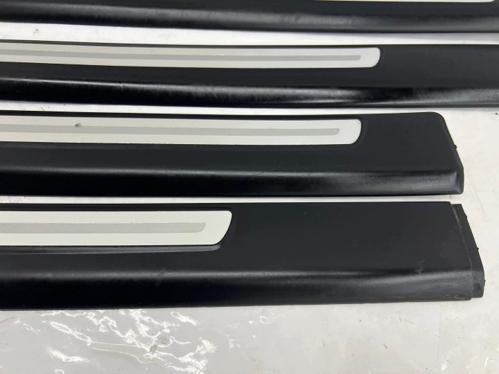 НАКЛАДКИ НА ПОРОГИ 4 шт. КОМПЛ. AUDI A6 C6 УНИВЕРСАЛ 4F0853376C, фото 3