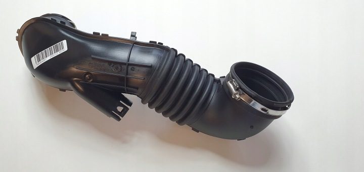 ЗАБОРНИК ПАТРУБОК КАНАЛ ТРУБКА ВОЗДУХА - BMW E81 E82 E87 E88 120d 2.0d N47, фото 1