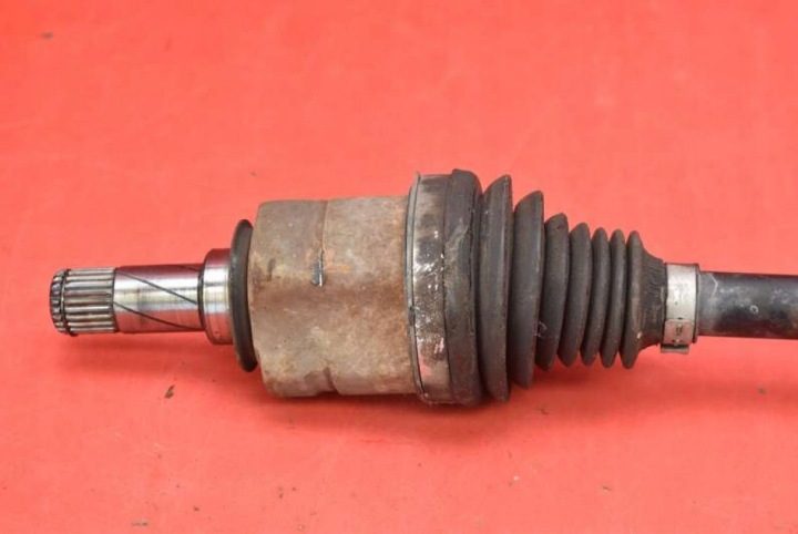 ПОЛУОСЬ ЛЕВАЯ ПЕРЕДНЯЯ МЕХАНИКА 13149830 OPEL CORSA D 1.4 16V 101 Л.С. 10-20, фото 2