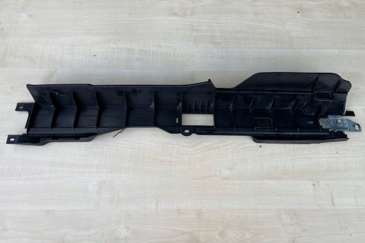 НАПРАВЛЯЮЩАЯ НАКЛАДКА БАГАЖНИКА MERCEDES ML W164 1646800231, фото 5
