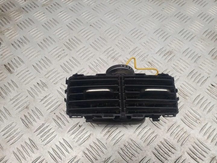 Задняя решетка вентиляционная AUDI A4 (8W2, B9) 8W0819203 2.0L дизель 110 кВт, фото 1