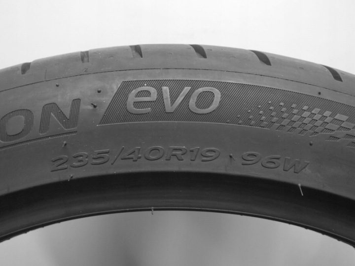 Шина летняя Hankook Ion Evo 235/40R19 96 Вт защита диска, усилитель (XL), фото 2