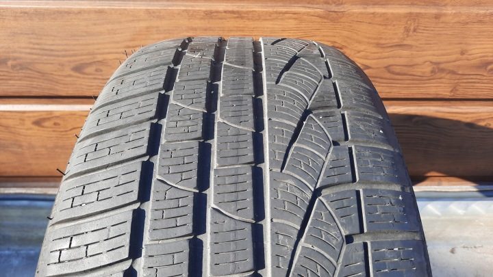 Шина зимняя Pirelli Winter 240 SottoZero Serie II 275/35R19 100 В сцепление на снегу (3PMSF), Run Flat, усилитель (XL), фото 2