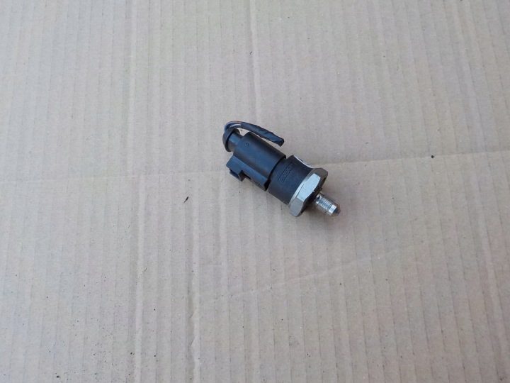 Датчик давления топлива VW Golf V 1,6 FSI 0261545008, фото 1