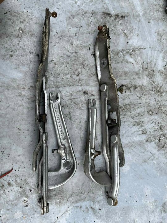 ПЕТЛИ ЗАДНИЕ КРЫШКИ БАГАЖНИКА BMW 5 E39 СЕДАН ЧЕРНЫЙ 2 II, фото 1