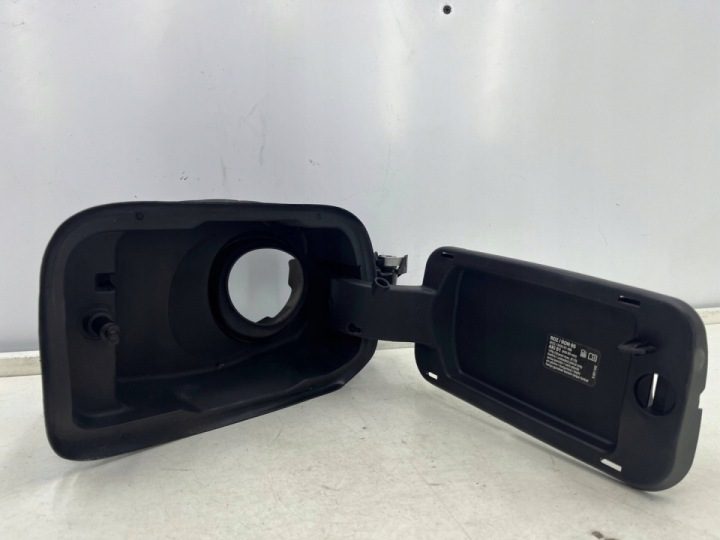 Лючок горловины бензобака BMW 5 G30 M5 F90 СЕДАН 17-20r. НЕ PRZEBITA 738793, фото 1