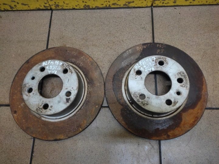 ALFA ROMEO 147 1.9 JTD ДИСКИ ТОРМОЗНЫЕ ЗАДНИЕ, фото 1