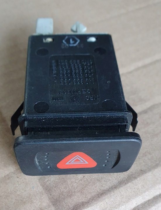 Кнопка аварийного VW GOLF IV (1J1) 1J0953235H 2002, фото 1