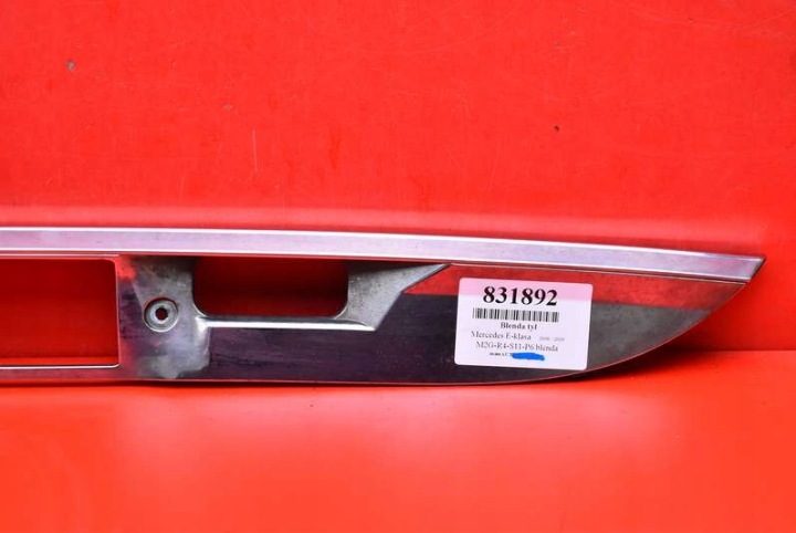 НАКЛАДКА КРЫШКИ ЗАДНЯЯ ХРОМ A2117400493 MERCEDES E-КЛАСС W211 УНИВЕРСАЛ 06-09, фото 2
