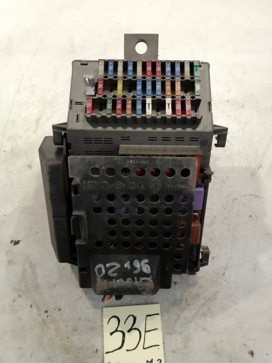 Блок предохранителей в сборе Renault Laguna I 7700427845 оригинальный, фото 1