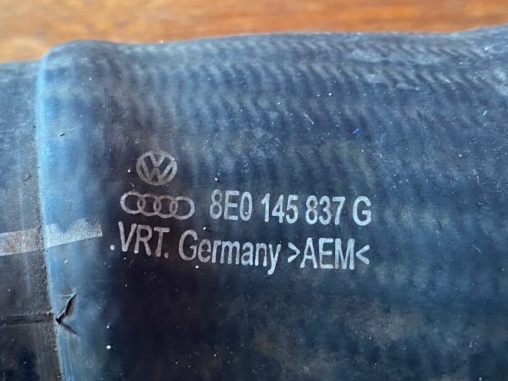 ПАТРУБОК ВОЗДУШНЫЙ ПАТРУБОК ИНТЕРКУЛЕРА AUDI A4 B7 2.0 TDI - 8E0145837G, фото 2