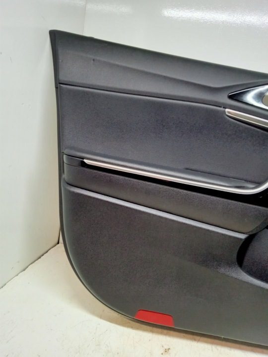 KIA Ceed III 3 хэтчбек обшивка двери левая передняя 82301-J7330, фото 3