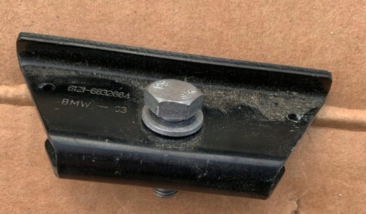 Кронштейн аккумулятора BMW 6832664 31004945 2.0L 2020, фото 1