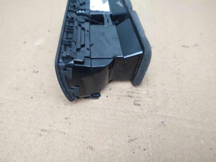 ДЕФЛЕКТОР ОБДУВА СРЕДНИЙ VW PASSAT B7 3AB819728A ЕВРОПА, фото 5