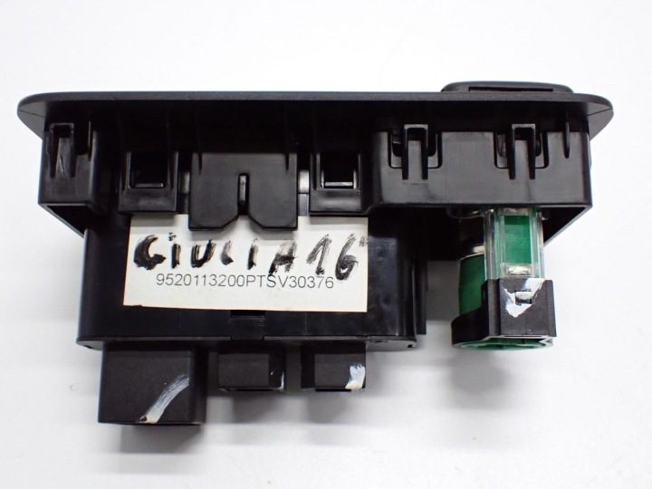 РОЗЕТКА ПОРТ USB AUX ПРИКУРЮВАЧ ЕВРОПА АЛЯ РОМЕО ДЖУЛИЯ 16Р, фото 2