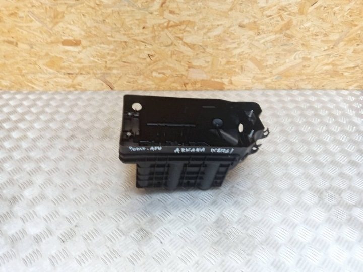 Renault OE 648945022R Arkana основание кожух аккумулятора, фото 2
