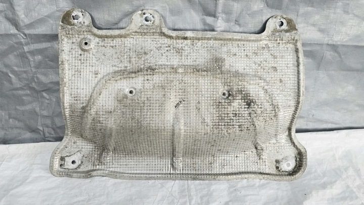ТЕПЛОЗАЩИТНЫЙ ЭКРАН SEAT SKODA VW 1.5 TSI 5Q0825611, фото 1