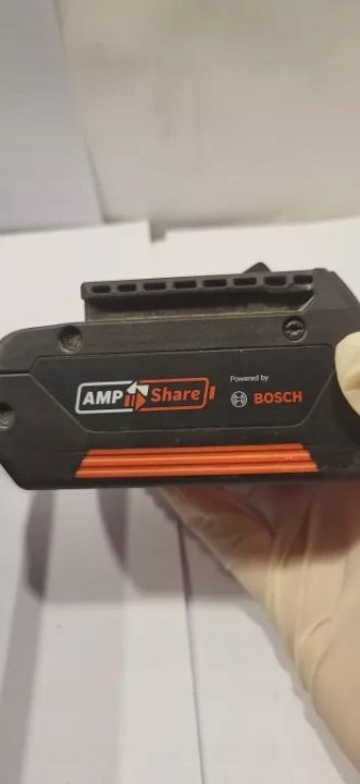 Фара аккумуляторная budowlany LED Bosch GLI 18V-2200 C корпус, фото 9