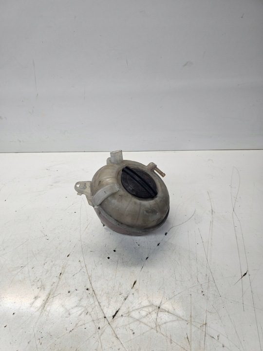 Расширительный бачок Audi A3 8V VW Seat 5Q0121407G, фото 1