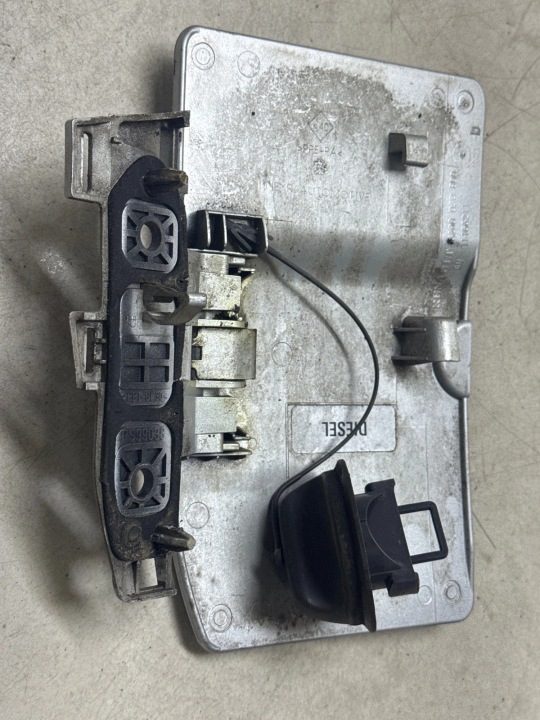 Лючок горловины бензобака Opel Vivaro A автобус (X83) краска: L147 8200030800, фото 6