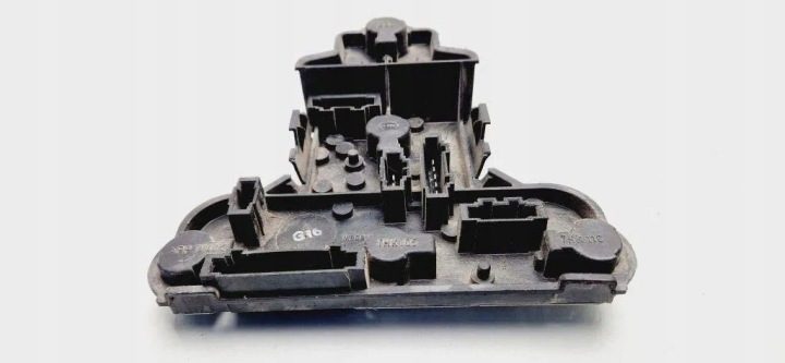 Контакты заднего фонаря VW GOLF III (1H1) 1H6945257 1.9L дизель 66 кВт 1996, фото 1