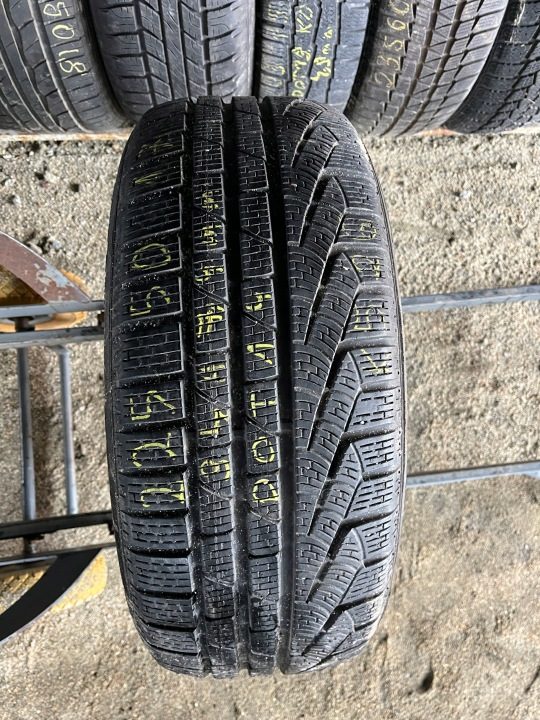 Шина зимняя Pirelli Winter SottoZero Serie II 225/50R17 94 H сцепление на снегу (3PMSF), защита диска * - BMW, фото 1