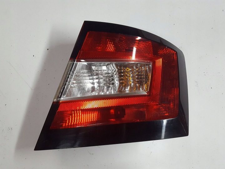 SKODA FABIA 3 III 6V 14-20r ХЭТЧБЕК ФОНАРЬ ПРАВЫЙ ЗАДНИЙ 6V6945096, фото 1