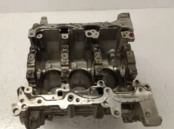 БЛОК ЦИЛИНДРОВ BMW F20 F40 F45 X1 F48 MINI F54 1.5D 8579312 / B37D / B37D15A, фото 4