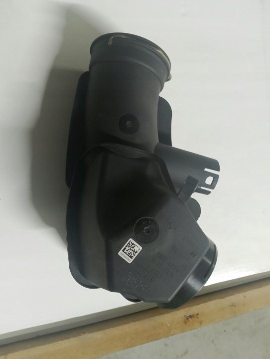 ПАТРУБОК РЕЗОНАТОР ВОЗДУХА BMW 2.0D G26 G20 G42 8580432, фото 1