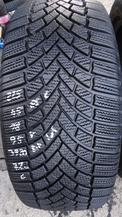 Шина зимняя Bridgestone Blizzak LM005 DriveGuard 225/45R18 95 В сцепление на снегу (3PMSF), защита диска, Run Flat, усилитель (XL), фото 1